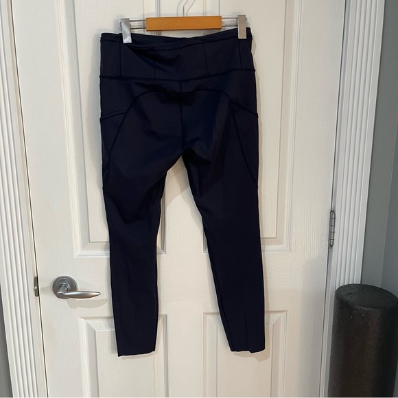 Lululemon blue leggings with side pockets,reflective dots on legs size 10 - Picture 5 of 10